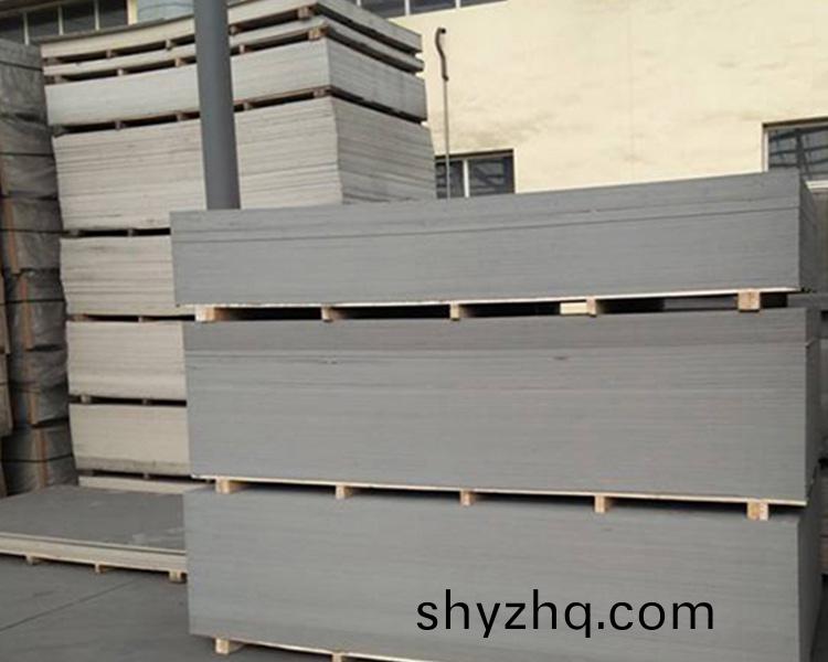 咊興建材(cai)廠傢淺談(tan)，纖維水(shui)泥(ni)闆(ban)儲(chu)存(cun)註意(yi)事(shi)項