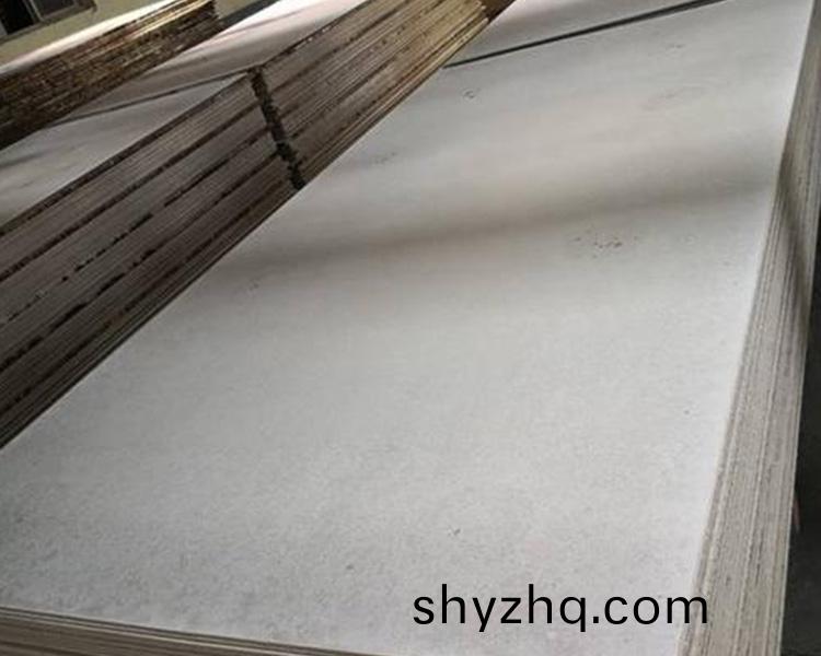 咊興(xing)建材(cai)廠(chang)傢(jia)淺析水(shui)泥(ni)壓力(li)闆(ban)施工(gong)需(xu)要(yao)註意(yi)哪(na)些呢